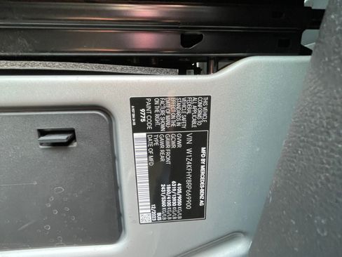 Used 2024 Mercedes-Benz Sprinter 2500 image 5