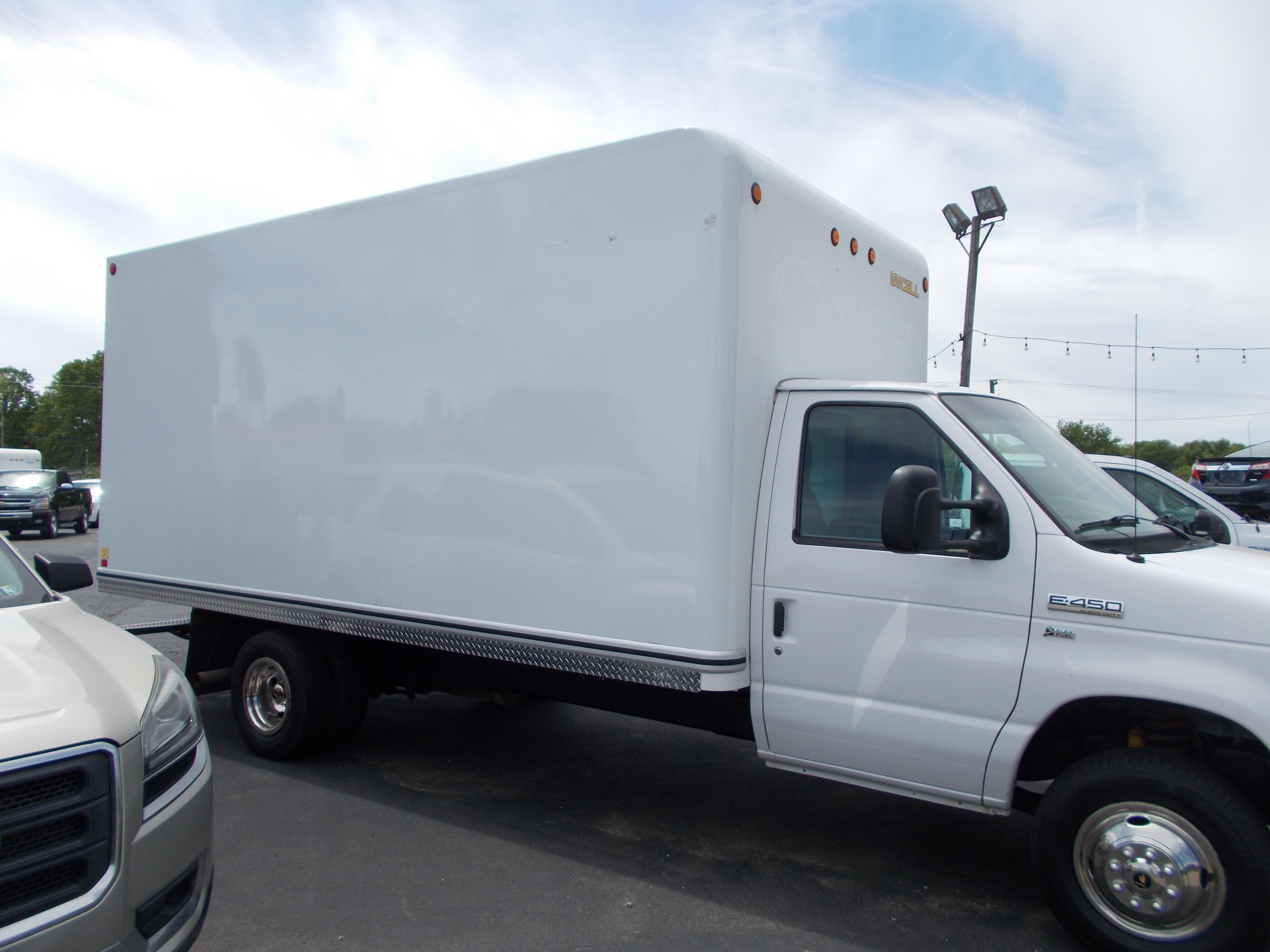 Used 2016 Ford E-350 and Econoline 350 XL RWD image 4