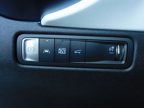 Used 2024 Chevrolet Equinox EV LT image 24