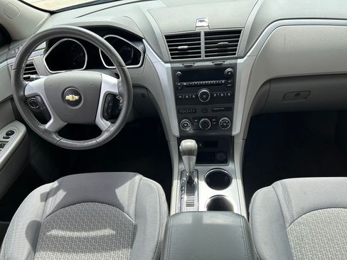 Used 2012 Chevrolet Traverse LT image 18