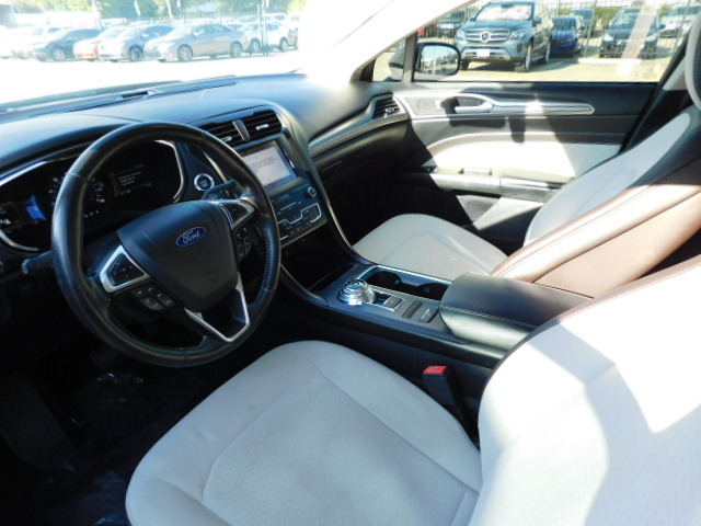 Used 2019 Ford Fusion SE FWD image 11