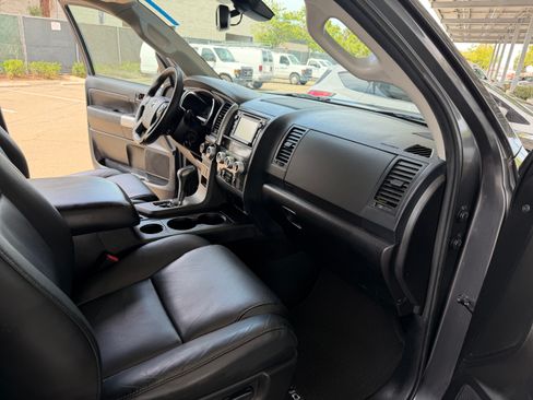 Used 2018 Toyota Sequoia SR5 image 28