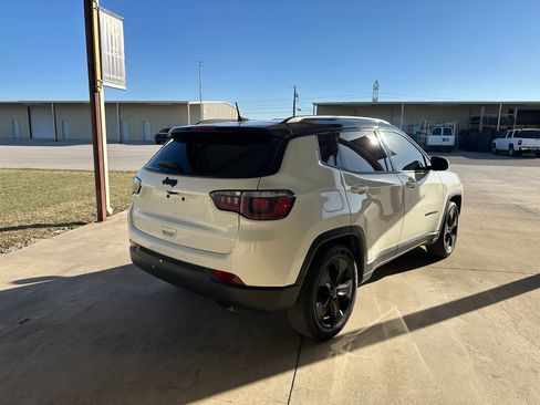 Used 2019 Jeep Compass Latitude image 5
