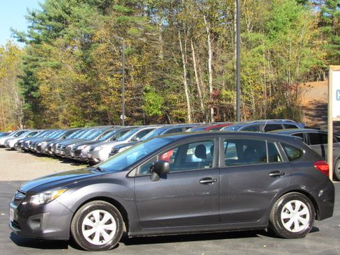 Used 2013 Subaru Impreza 2.0i image 3