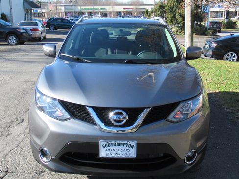 Used 2017 Nissan Rogue Sport SV image 3