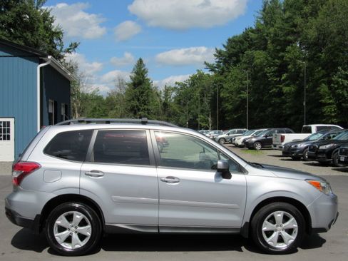 Used 2014 Subaru Forester 2.5i Premium AWD/4WD image 9