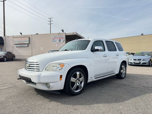 Used 2009 Chevrolet HHR LT image 2