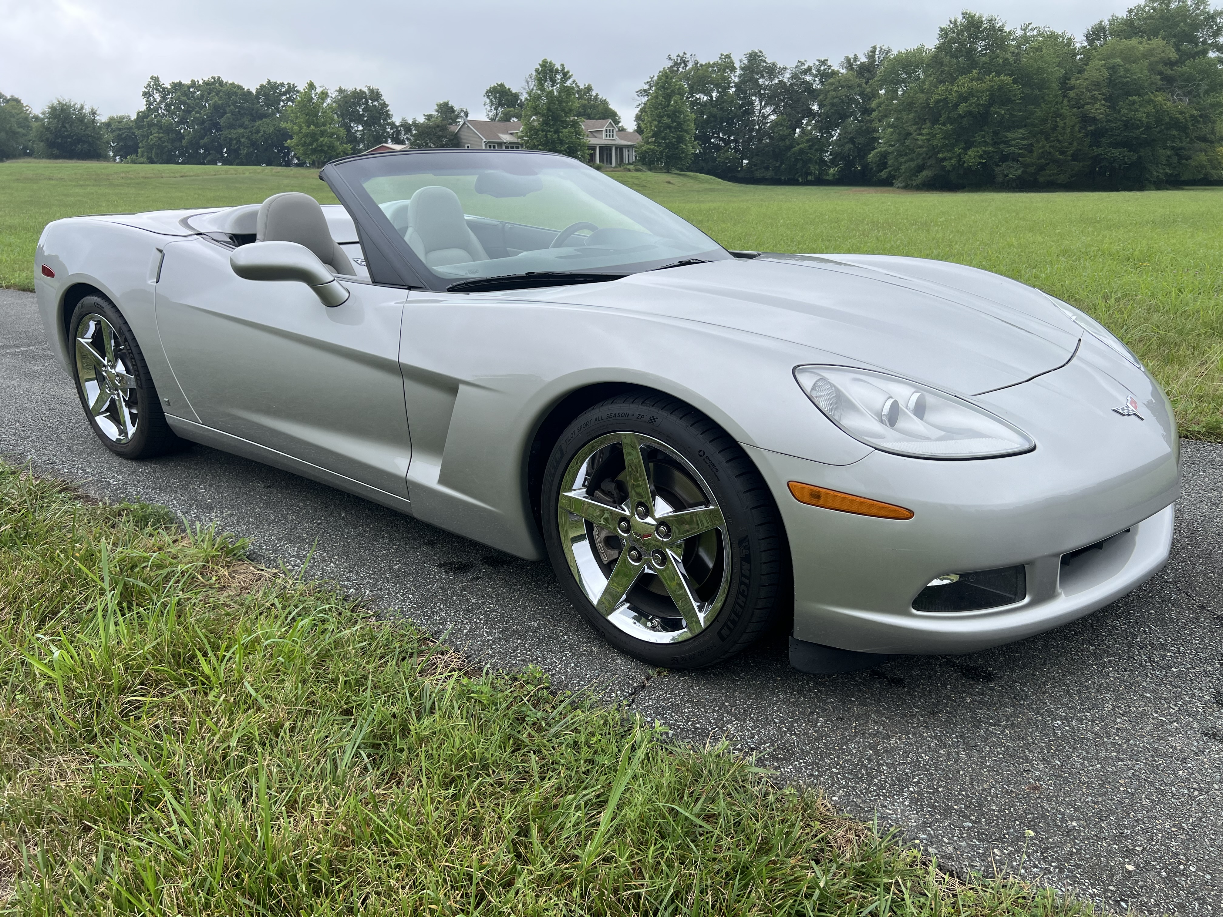 Used 2008 Chevrolet Corvette Convertible RWD image 1
