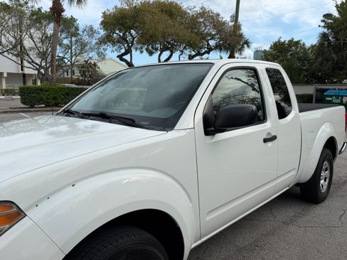 Used 2013 Nissan Frontier S image 19