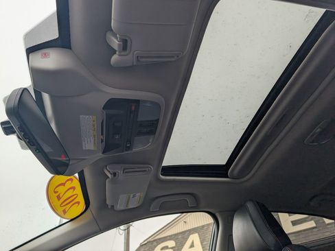 Used 2023 Subaru Crosstrek 2.5i Limited image 10