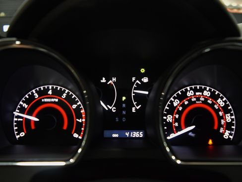 Used 2013 Toyota Highlander Limited FWD image 27