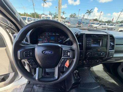 Used 2017 Ford F550 image 11