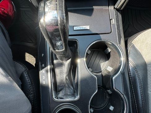 Used 2017 Ford Explorer FWD XLT image 24