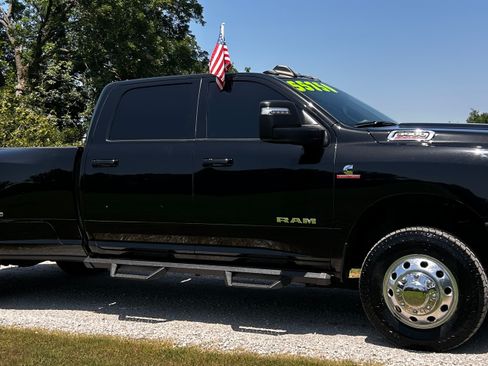 Used 2024 RAM 3500 4x4 Crew Cab Big Horn DRW image 2