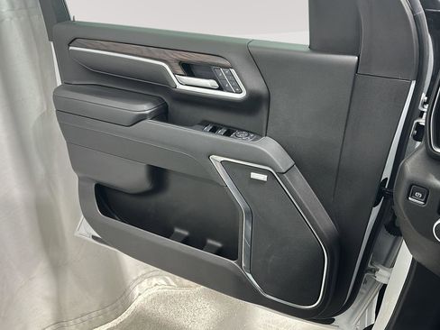 Used 2025 GMC Sierra 2500 SLT image 18