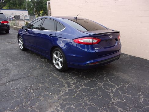 Used 2016 Ford Fusion SE FWD image 6
