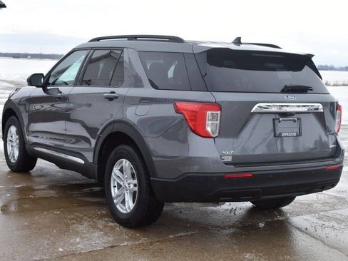 Used 2022 Ford Explorer XLT image 5
