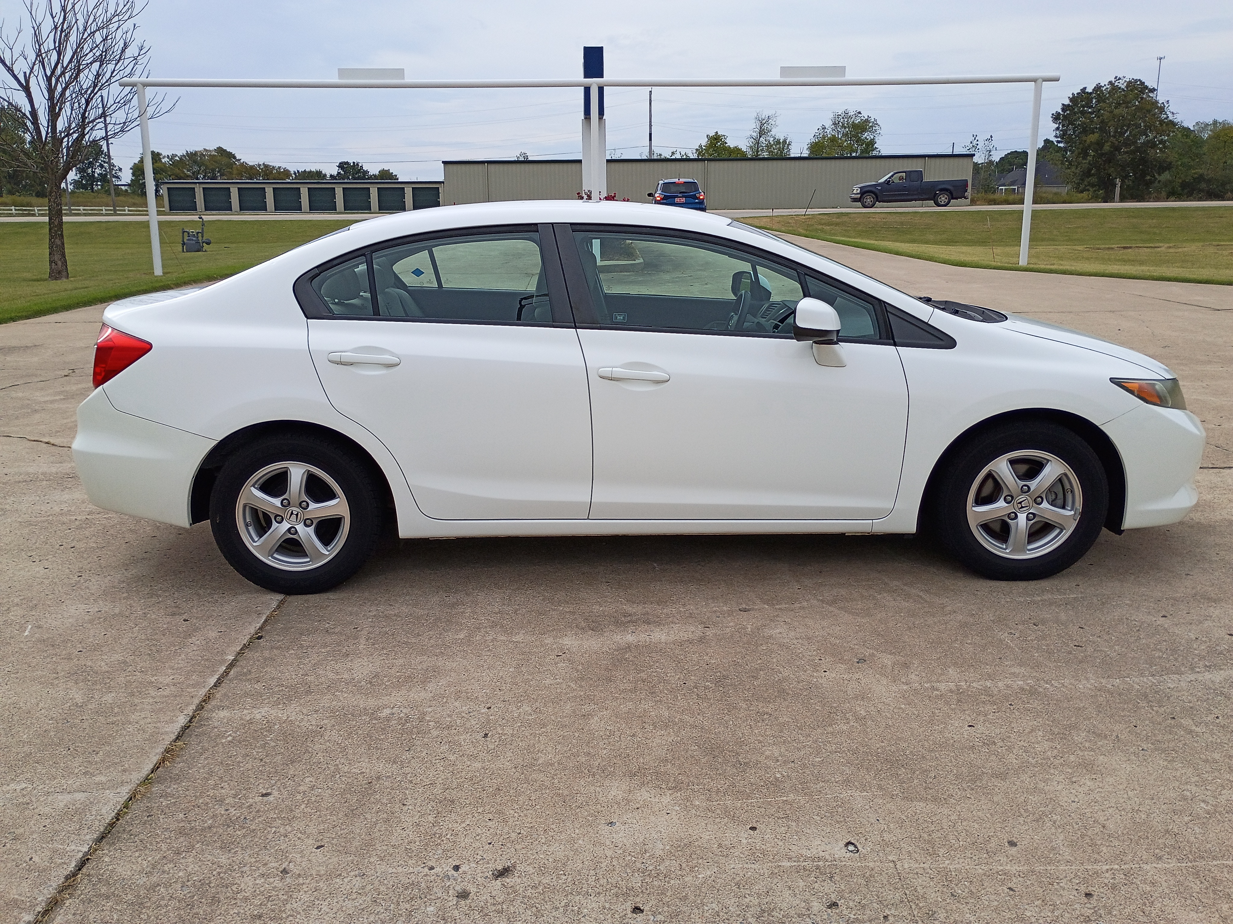 Used 2012 Honda Civic Natural Gas Sedan image 4