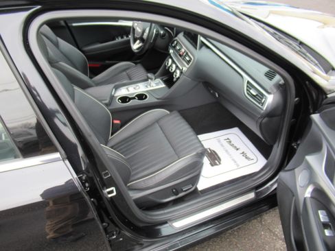 Used 2021 Genesis G70 2.0T Elite image 19