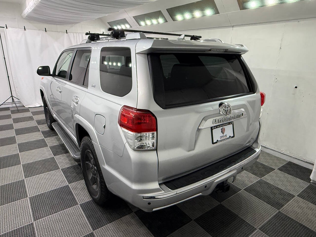 Used 2011 Toyota 4Runner SR5 w/ Convenience Pkg AWD/4WD image 6