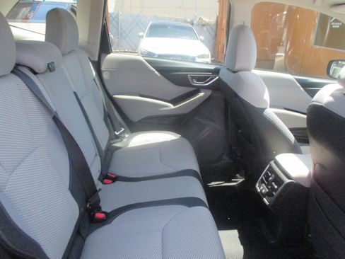 Used 2022 Subaru Forester Premium AWD/4WD image 16