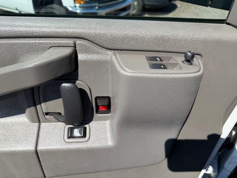 Used 2023 GMC Savana 2500 UNAVAIL RWD image 12