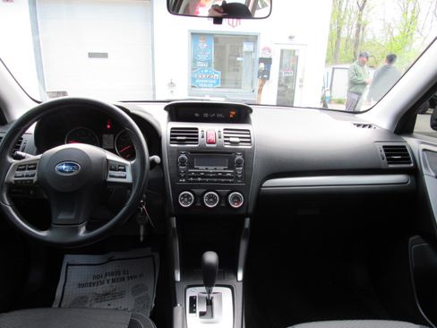 Used 2014 Subaru Forester 2.5i AWD/4WD image 18