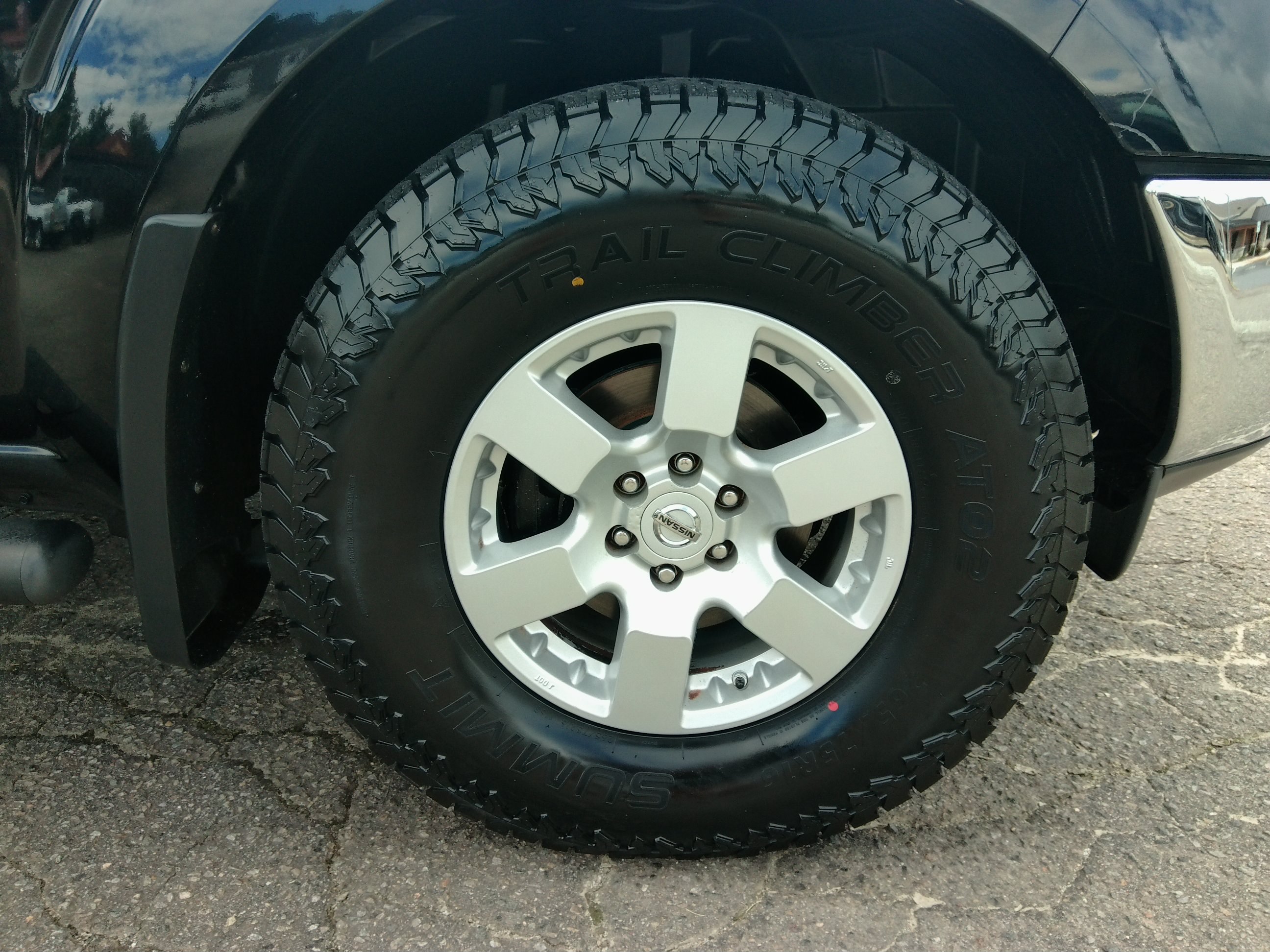 Used 2007 Nissan Frontier 4x4 Crew Cab NISMO image 22