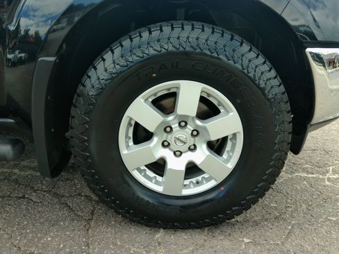 Used 2007 Nissan Frontier 4x4 Crew Cab NISMO image 22