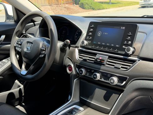 Used 2020 Honda Accord Hybrid image 15
