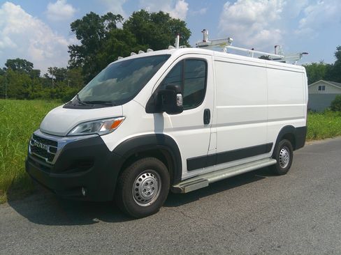Used 2025 RAM ProMaster 2500 136 FWD image 1