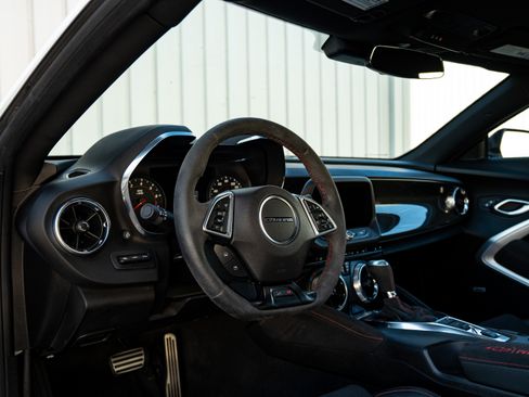 Used 2020 Chevrolet Camaro ZL1 image 23