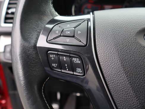 Used 2018 Ford Explorer 4WD Platinum image 26