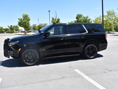Used 2023 Chevrolet Tahoe 4WD image 11