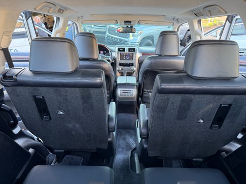 Used 2017 Lexus GX 460 Premium image 26