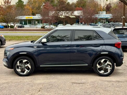Used 2022 Hyundai Venue Limited image 8