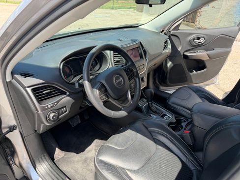 Used 2019 Jeep Cherokee Latitude image 19