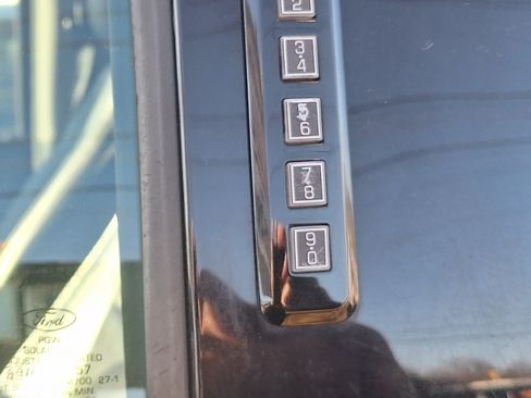 Used 2017 Ford F350 Lariat image 18