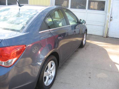 Used 2014 Chevrolet Cruze LT image 4