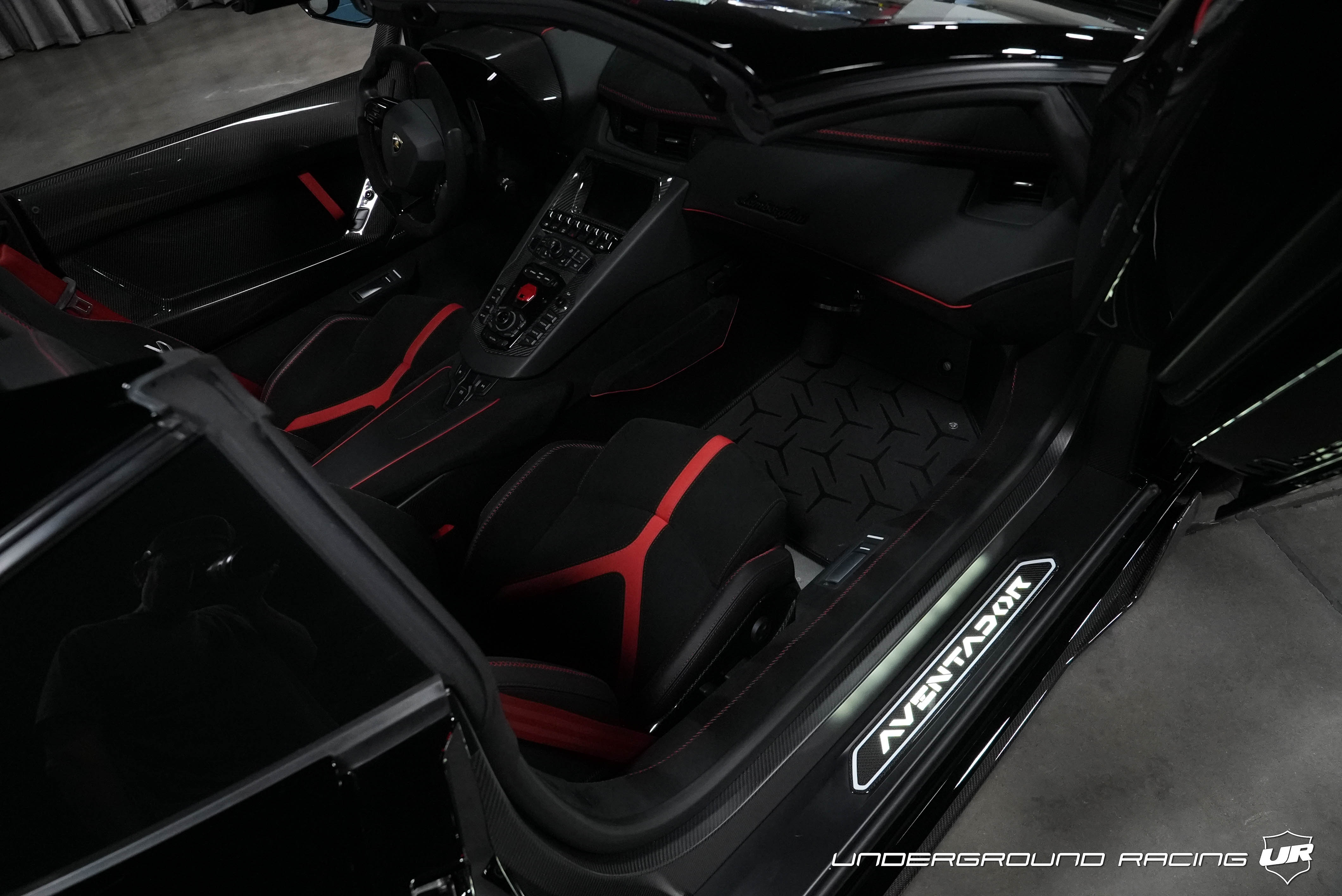Used 2021 Lamborghini Aventador SVJ Roadster AWD/4WD image 24
