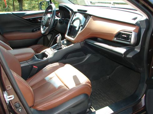 Used 2022 Subaru Outback Touring image 11