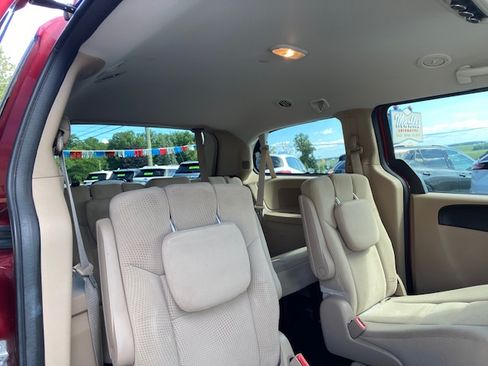 Used 2014 Dodge Grand Caravan SE Van 4D FWD image 12
