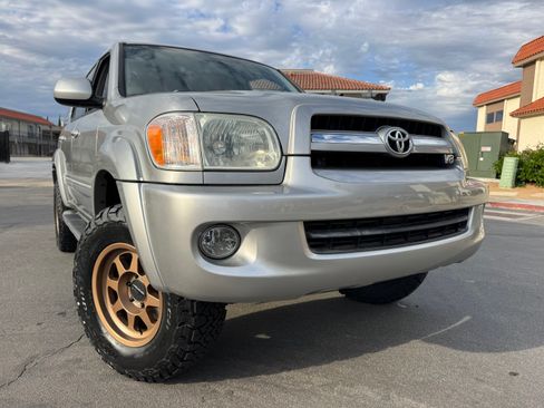 Used 2006 Toyota Sequoia SR5 image 13