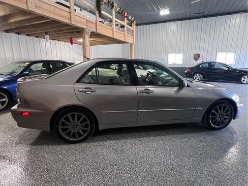 Used 2004 Lexus IS 300 image 8