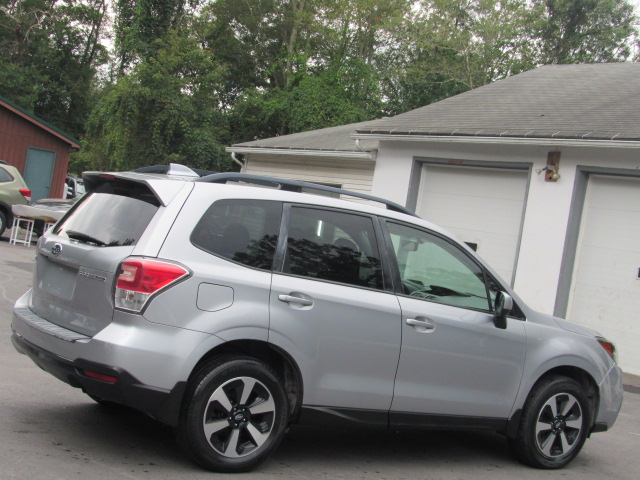Used 2018 Subaru Forester 2.5i Premium AWD/4WD image 9