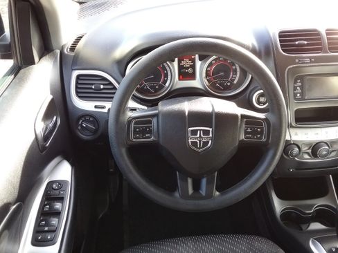 Used 2017 Dodge Journey SE image 18