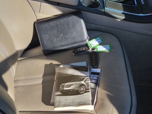 Used 2013 Lincoln MKX image 12