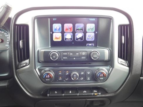 Used 2017 Chevrolet Silverado 1500 2WD Crew Cab LT image 14