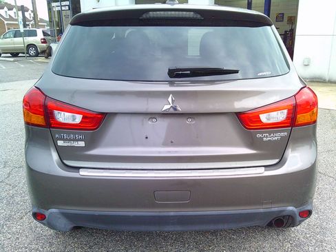 Used 2017 Mitsubishi Outlander Sport ES image 4