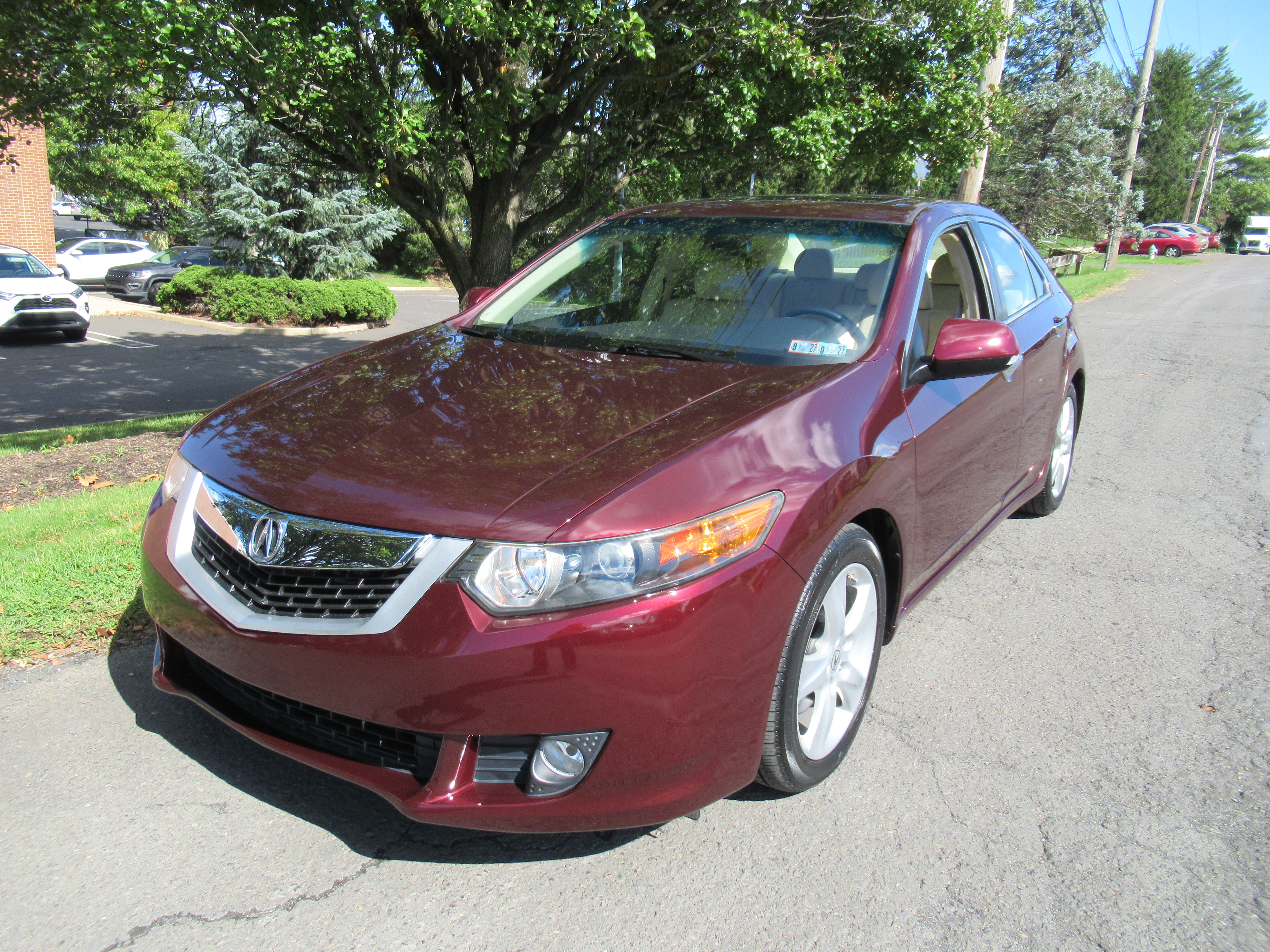 Used 2010 Acura TSX Sedan FWD image 2